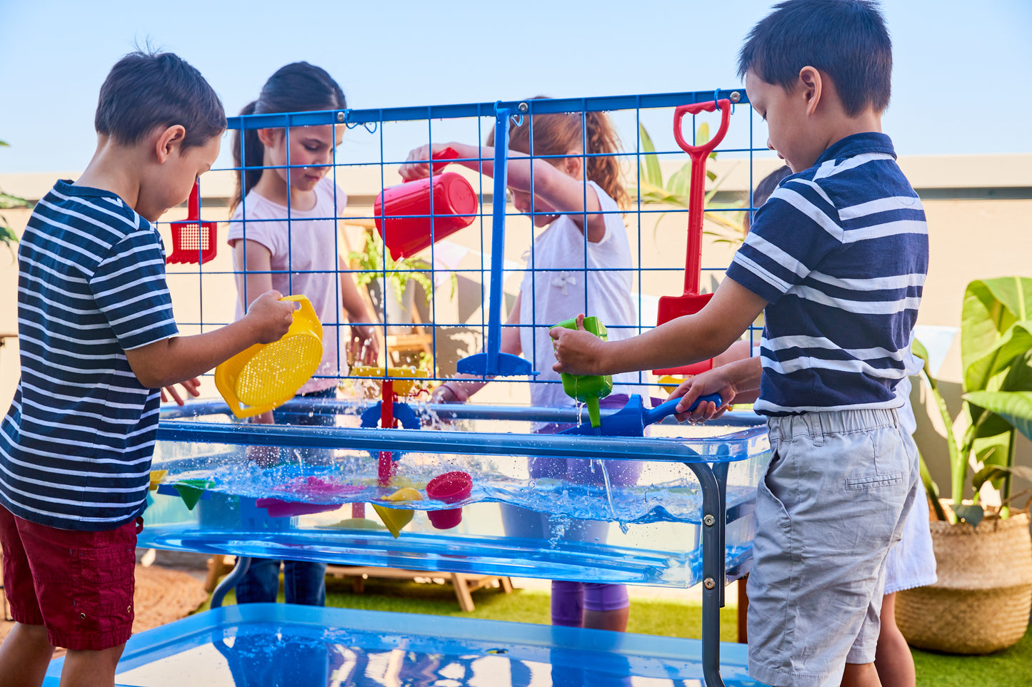 6 Sensational Summer Holiday Ideas for Outdoor Sensory Play with Edx Education